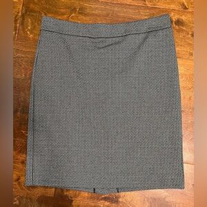 Ann Taylor Classic Black and White Women's Skirt 12p or a Mini 8/10